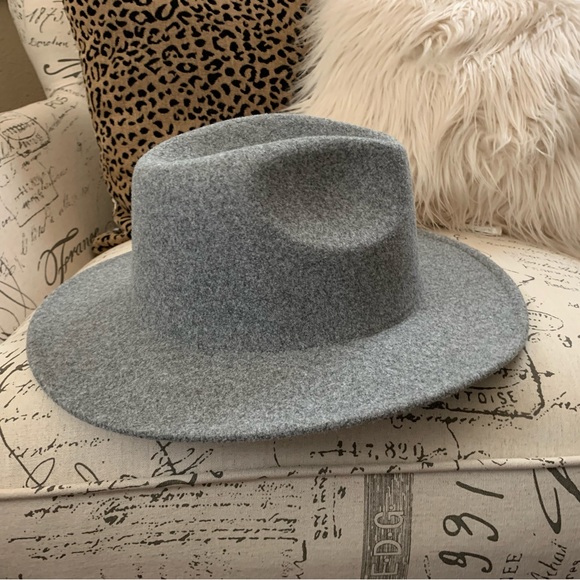 LN UNIVERSAL THREAD HAT 3” BRIM. 13” L x 12”W. 100% POLYESTER. - Picture 8 of 13